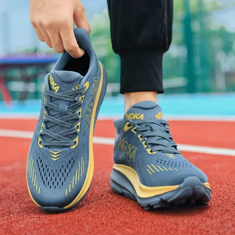 New Running Shoes Men Women Breathable Running Footwears Light Weight Walking Shoes Luxury Gym Sneakers Outdoor Sport Tennis