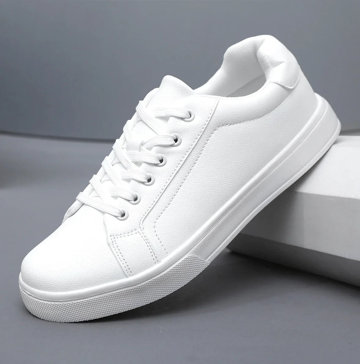 Men's Lightweight Skateboarding Sneakers – Black & White